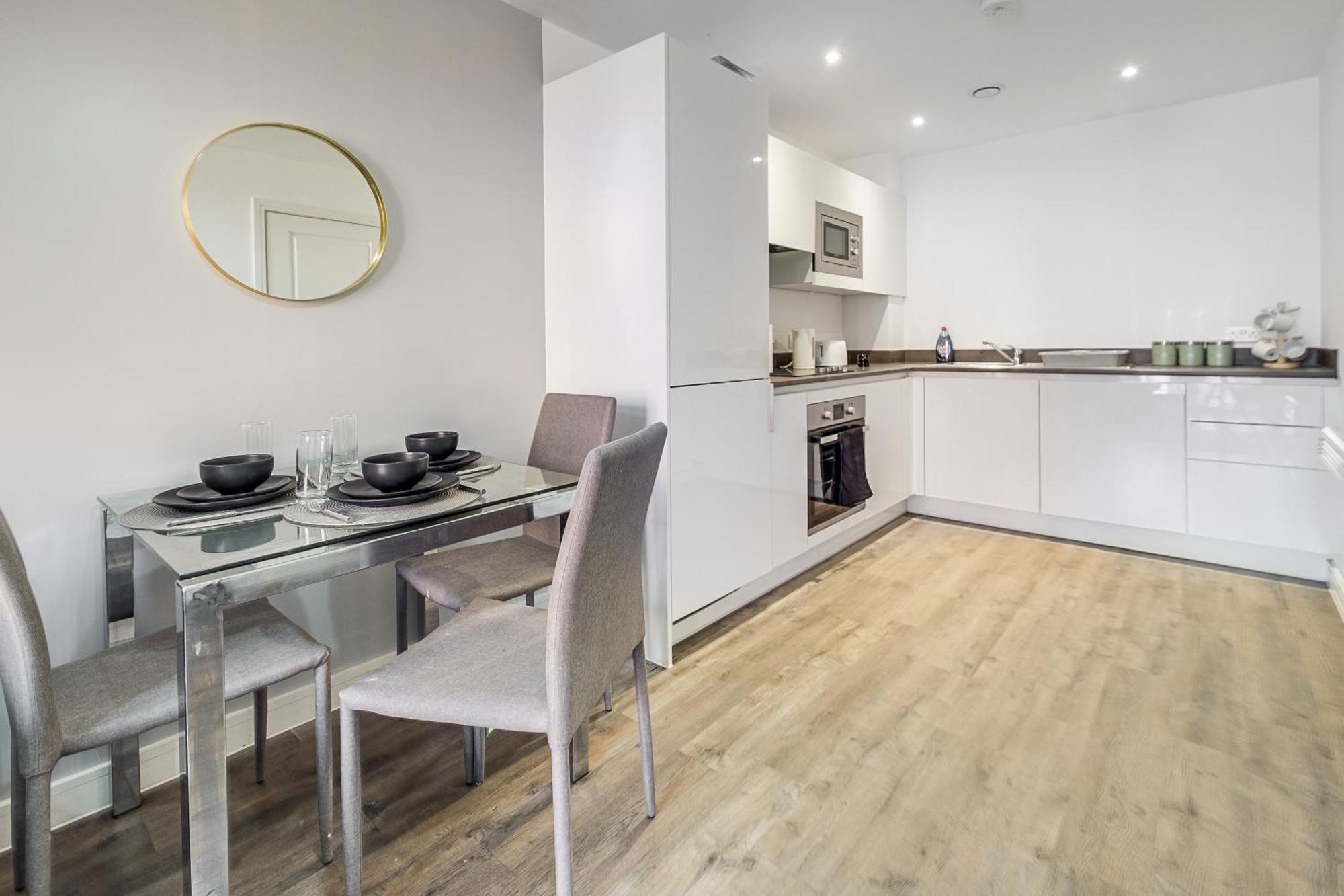 City Centre Emerald Escape - Sleeps-6, 2Beds & 2Baths , Netflix , Free Internet Μπέρμιγχαμ Εξωτερικό φωτογραφία