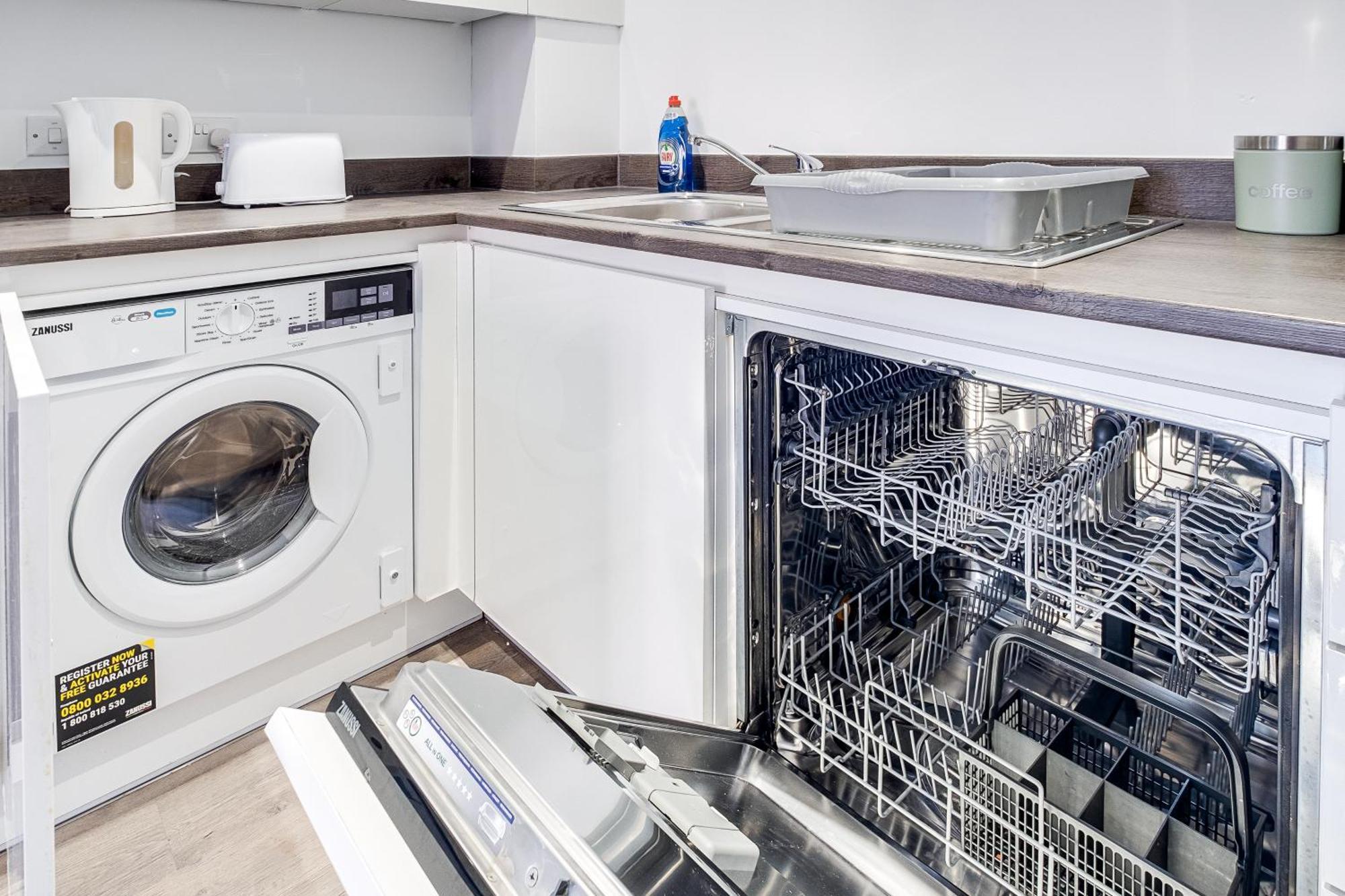 City Centre Emerald Escape - Sleeps-6, 2Beds & 2Baths , Netflix , Free Internet Μπέρμιγχαμ Εξωτερικό φωτογραφία